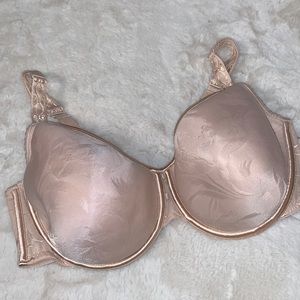 40E Faryeform lightly lined bra
